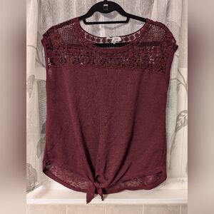 Women's Lace Detail Top - Burgundy